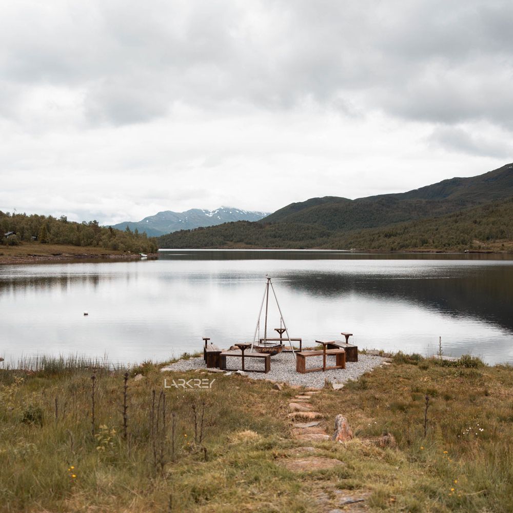 Feuerstelle am Wasser in Fjellsætra